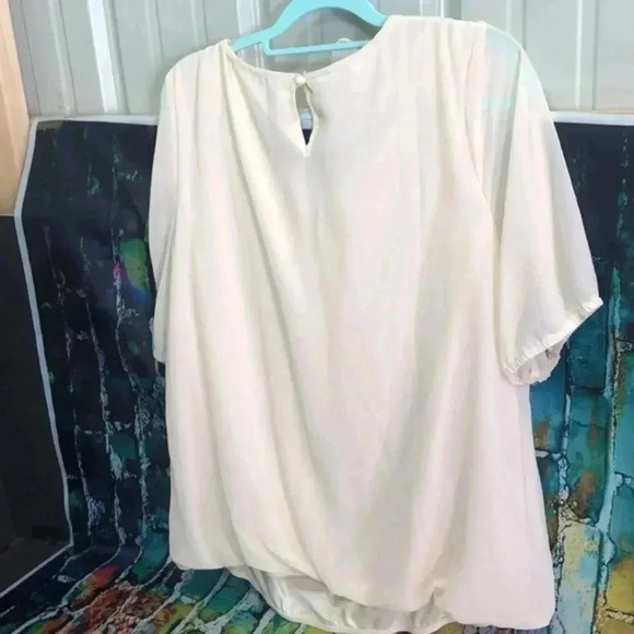 Maurices plus size 1 =16/18 cream‎ top/blouse with white lace accent - Picture 4 of 8